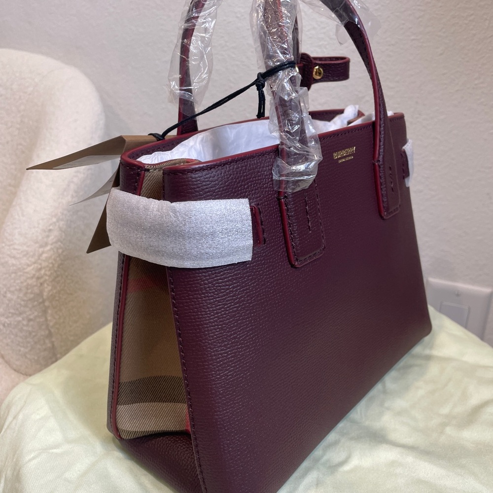 Sold-Burberry Grainy Calfskin House Check Small Banner Tote Crimson NWT - Picture 3 of 6